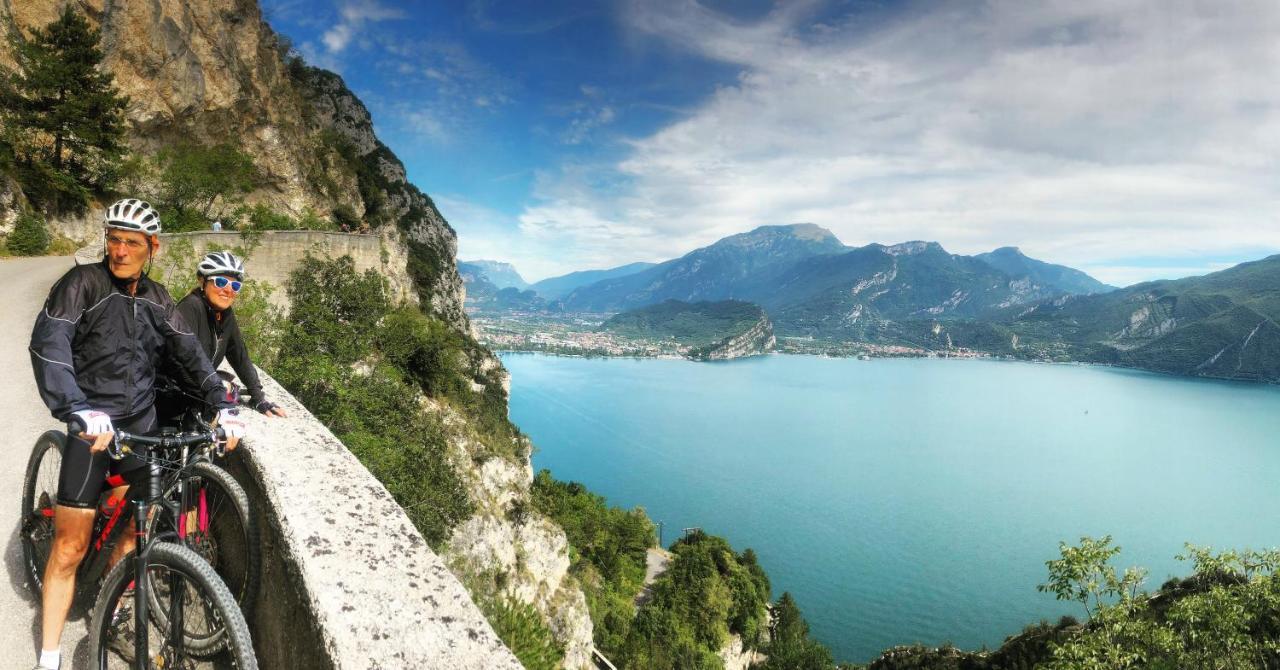 Club Nautico - Phoenix Studio Lake View Riva del Garda Extérieur photo